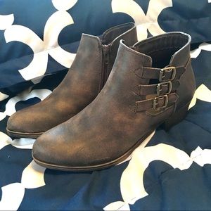 LIKE NEW Ankle booties